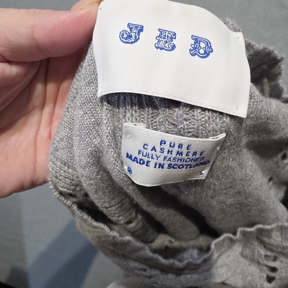 JED Pure Cashmere Stylish Gray Sweater for Women Small PTP 19 EUC - Picture 3 of 4